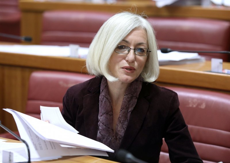 Raspjevana dekanica: Tko je nova HDZ-ova igračica u reformi školstva