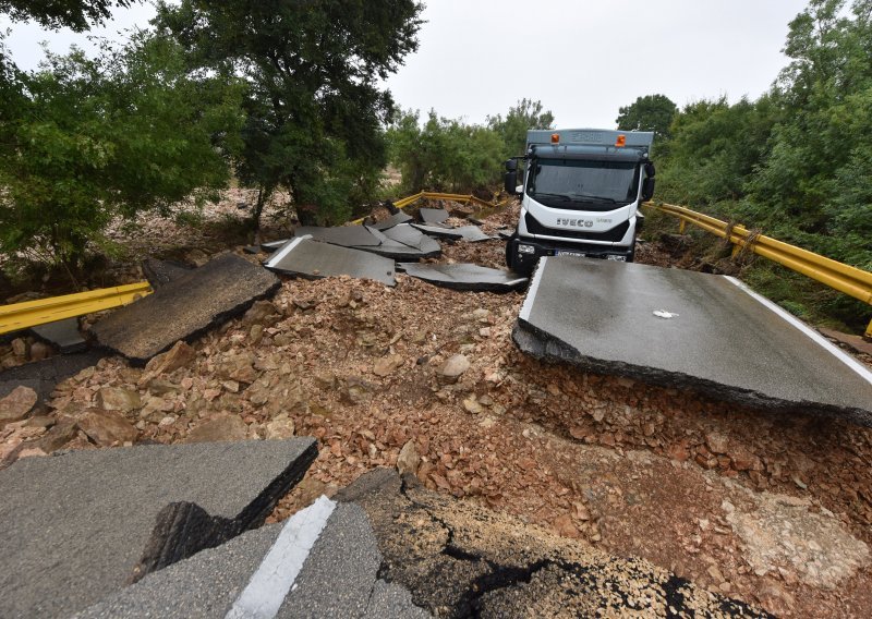 Strašne posljedice nevremena u Zadru i okolici: Župan proglašava elementarnu nepogodu