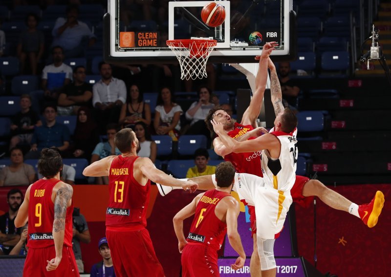 Ništa od senzacije; Marc Gasol poludio i spriječio čudo na Eurobasketu