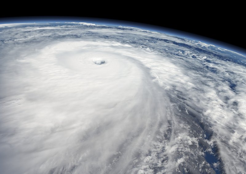 Snažni tajfun Mangkhut grabi prema Filipinima