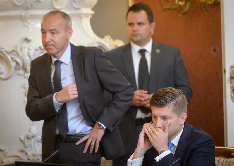 Vlada na zatvorenoj sjednici Krstičevića zadužila za katastrofe te odradila novi krug imenovanja