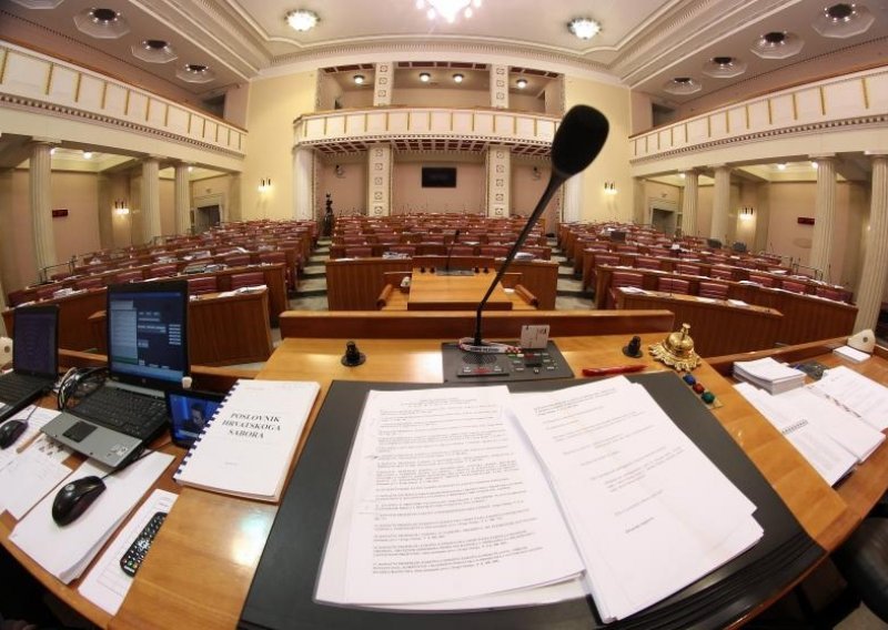 Pred Saborom proračun, pred premijerom odluka o ministru branitelja