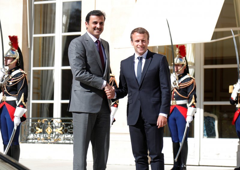 Macron traži ukidanje embarga Kataru