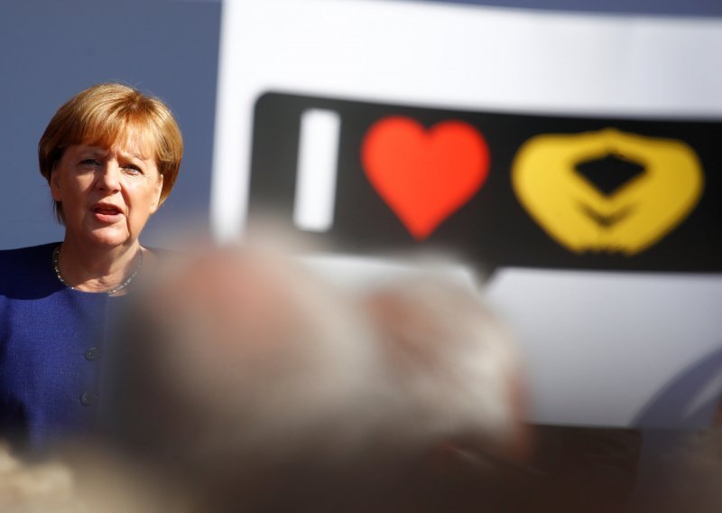 Merkel: Lijeva koalicija eksperiment kojeg si Njemačka ne može priuštiti
