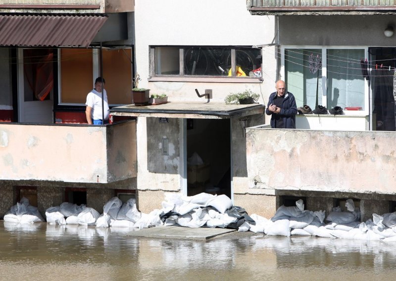 Ogulinci, pripremite flaširanu vodu, šibice, svijeće, hranu i lijekove za nekoliko dana