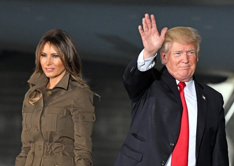 Užarile se društvene mreže: Ovo je najčudniji trenutak između Melanije i Donalda Trumpa