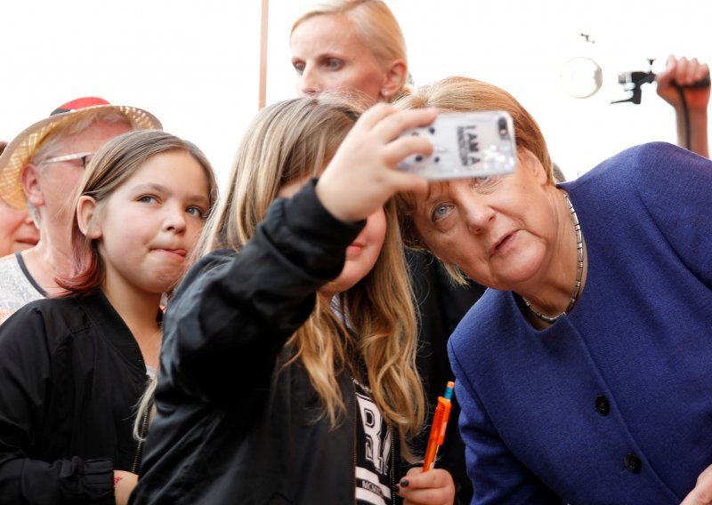 Angela Merkel uoči izbora izvukla tešku promotivnu artiljeriju