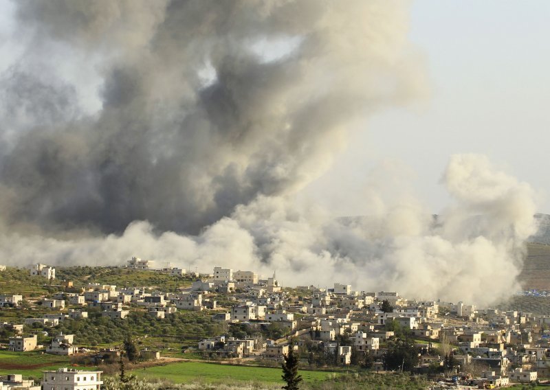 Amerikanci prvi put bacili bombe u Siriji da zaštite 'svoje' pobunjenike