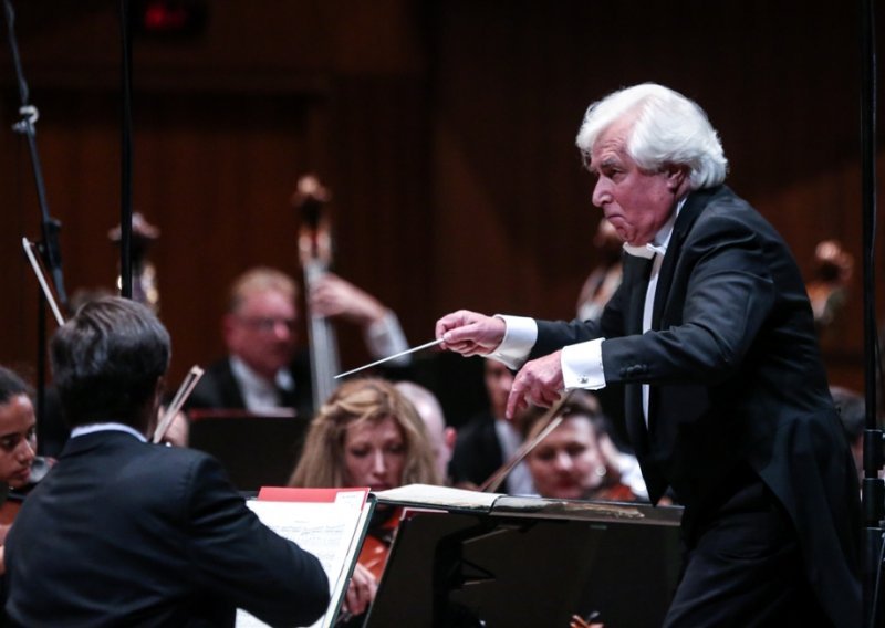 Zagrebačka filharmonija i maestro Dmitrij Kitajenko svečano otvorili koncertnu sezonu 2017./2018.