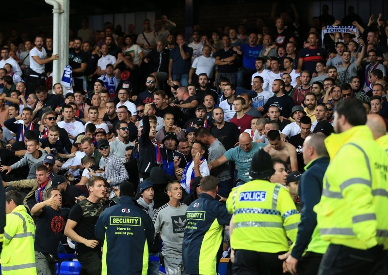 UEFA kaznila Hajduk zbog divljanja Torcide u Liverpoolu