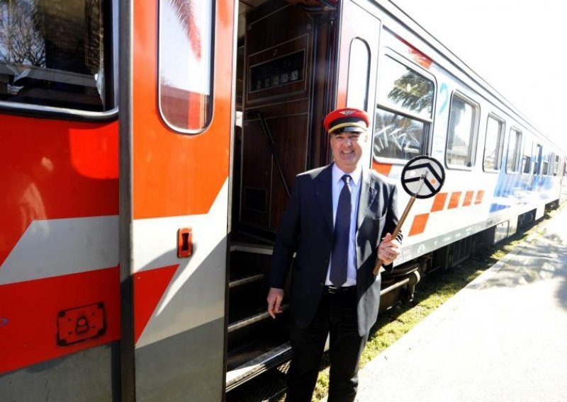 Svi u čudu: Hrvatske željeznice se povlače iz Dalmacije?!