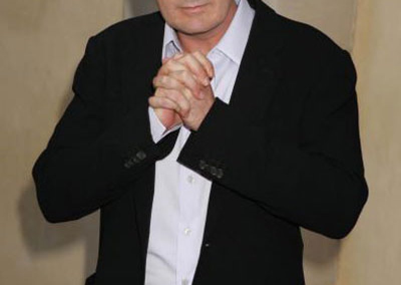 Bill Clinton i Charlie Sheen neće u 'Mamurluk 2'