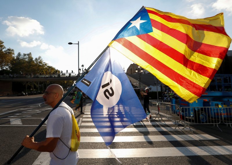 Barcelona tvrdi da će biti referenduma o neovisnosti Katalonije, Madrid da neće