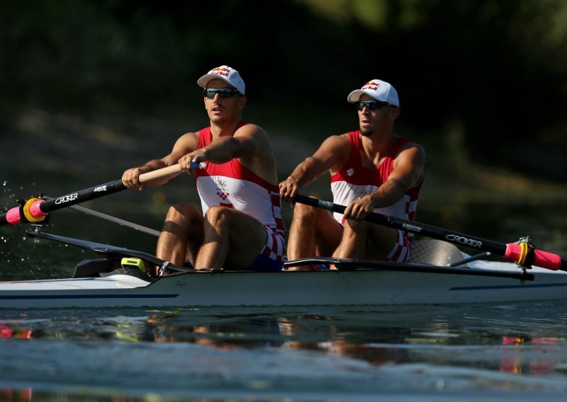 Braća Sinković u šampionskom stilu izborili finale Europskog prvenstva