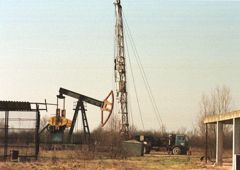 Ini i Vermilionu produžene dozvole za istraživanje nafte i plina na kopnu