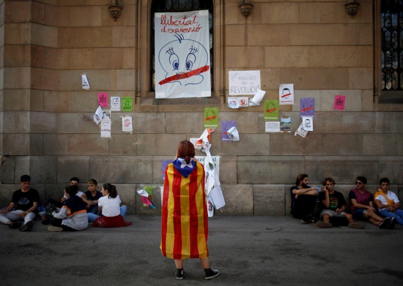 Francuska neće priznati neovisnost Katalonije