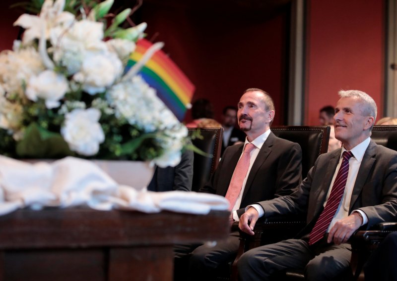 U Njemačkoj sklopljenja prva istospolna bračna zajednica