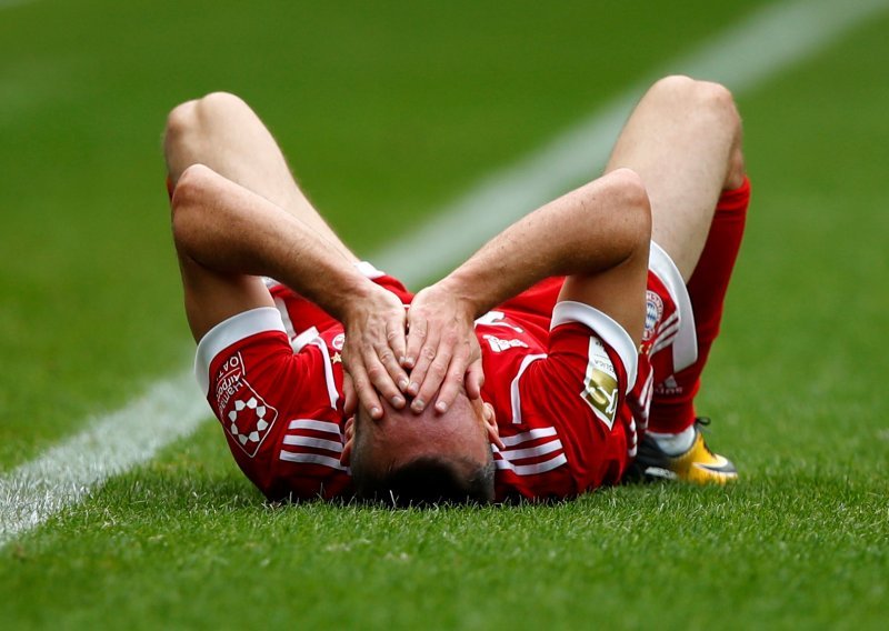 Nastavljaju se šokovi za Bayern; Ribery teško nastradao...
