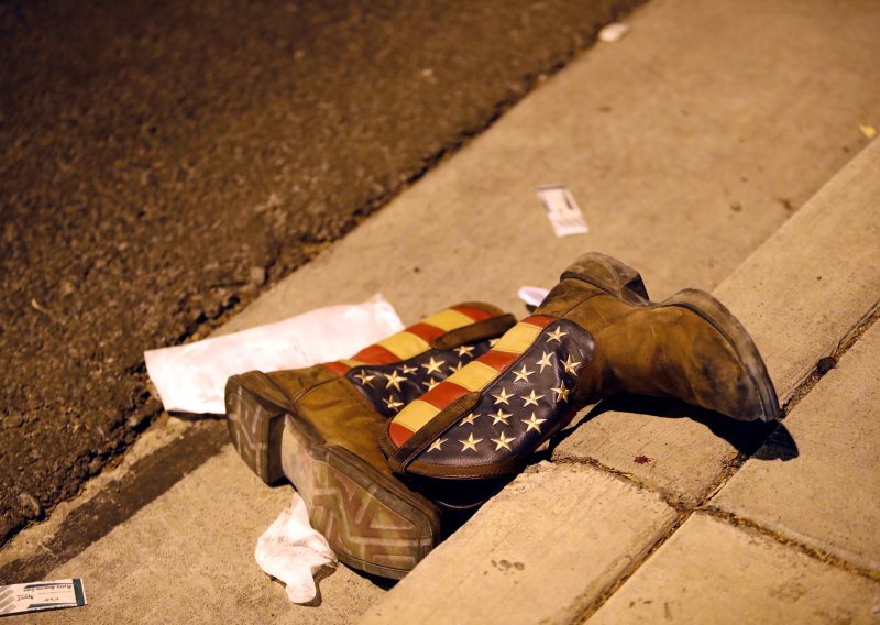 Broj smrtno stradalih u Las Vegasu porastao na 59, mogao bi još rasti