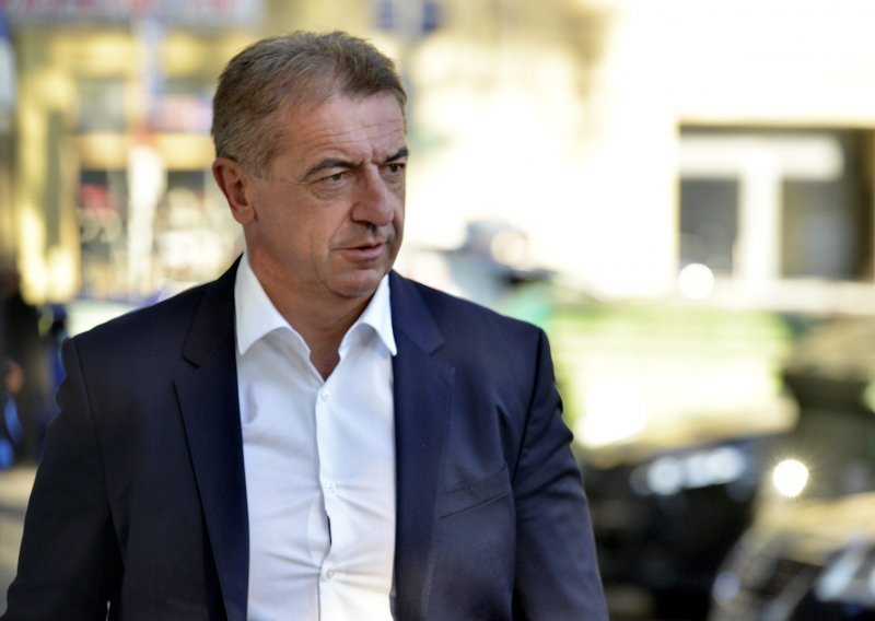 'Milinović uz dužnost župana ne može raditi uz naknadu u gospićkoj bolnici'