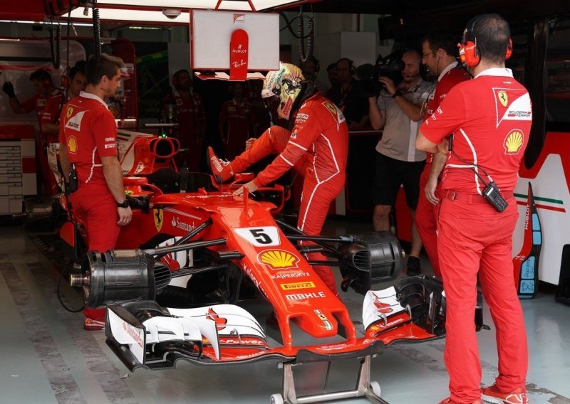 Bijes u uzdrmanom Ferrariju, a Vettel ne može pobjeći od kritika!