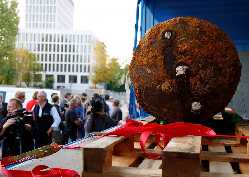 Deset tisuća evakuiranih u Berlinu zbog bombe