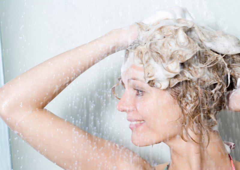 Šteti li tvrda voda vašoj kosi?