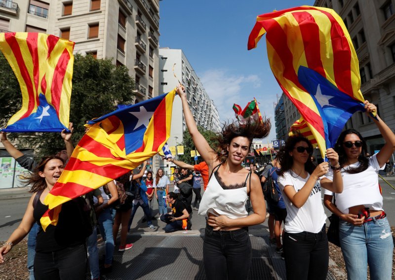 Katalonija u općem štrajku: od javnih službenika do nogometaša Barcelone