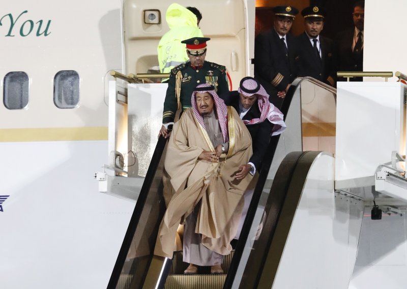 Neugodnjak saudijskog kralja: U Rusiji mu se pokvario zlatni eskalator