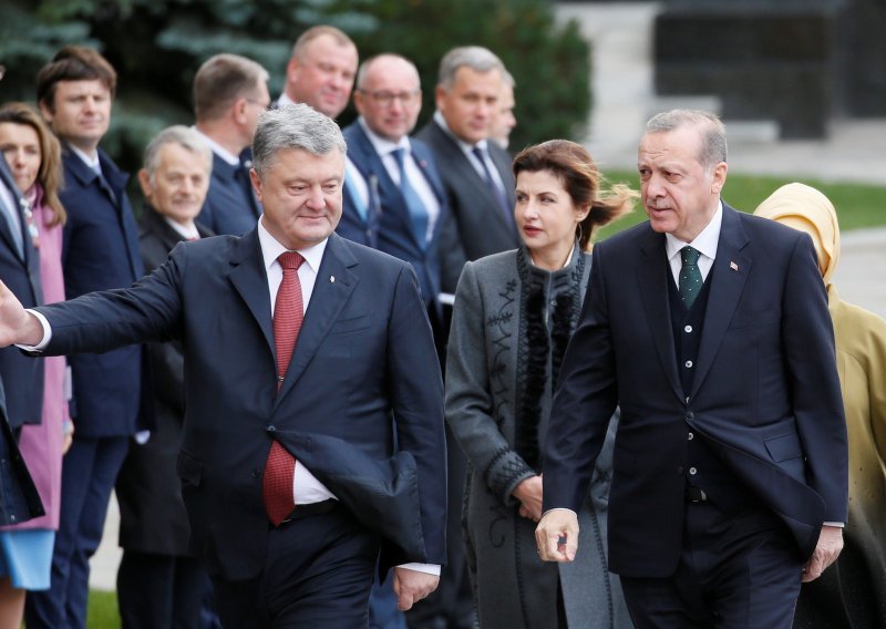 [VIDEO] Erdogana tijekom konferencije probuditi nije mogao ni ukrajinski predsjednik