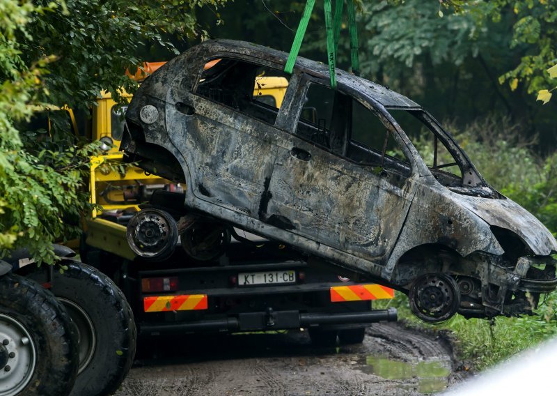 Kod Kutine u autu izgorjeli majka i dvoje malodobne djece