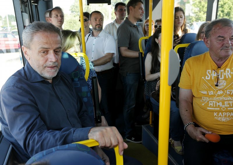 Bandić uvodi naplatu parkiranja u cijeli Zagreb i kemija s kartama za tramvaj