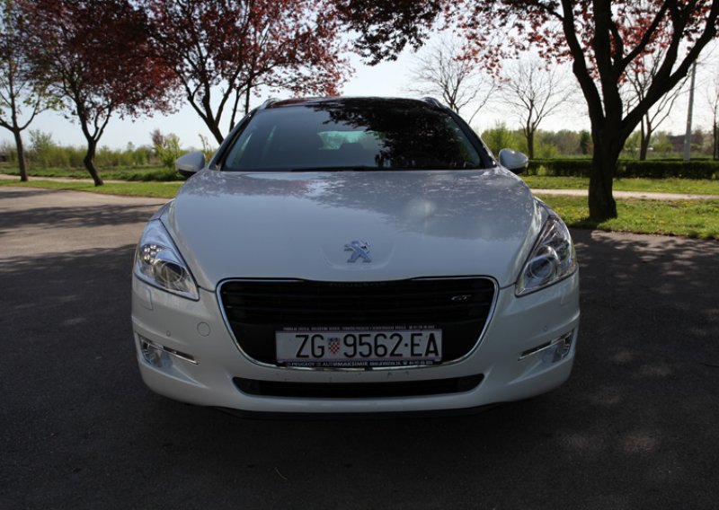 Peugeot 508 SW 2.2 HDi – dvije muhe jednim udarcem