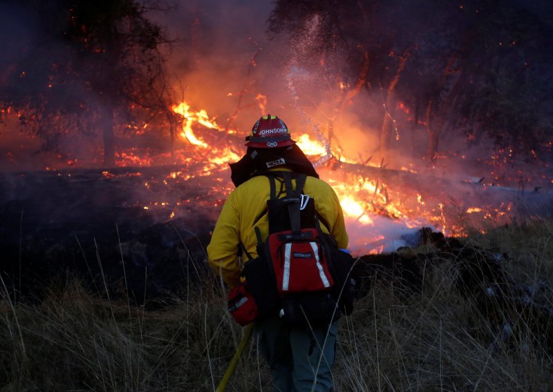 Najsmrtonosni požar u povijesti Kalifornije odnio najmanje 38 ljudskih života