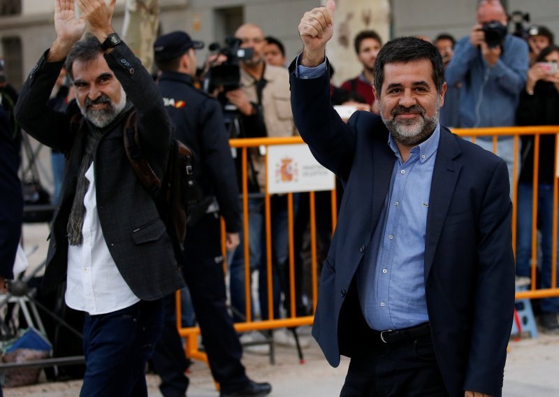 Španjolska pritvorila dva katalonska separatistička čelnika zbog sumnje na pobunu