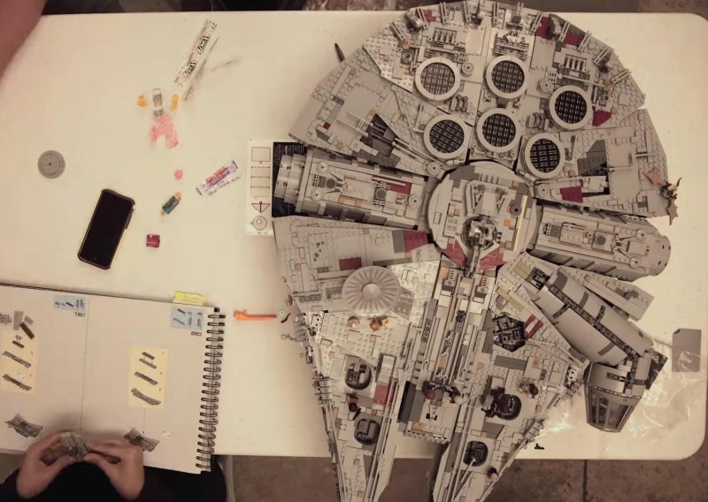 Sagradili Millennium Falcon od 7500 Lego kockica