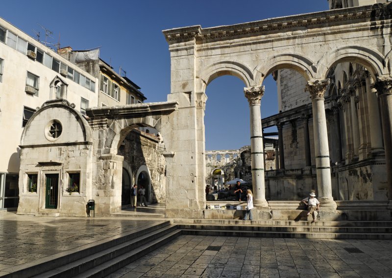 Huffington Post o 'najboljim rimskim ruševinama u Hrvatskoj'