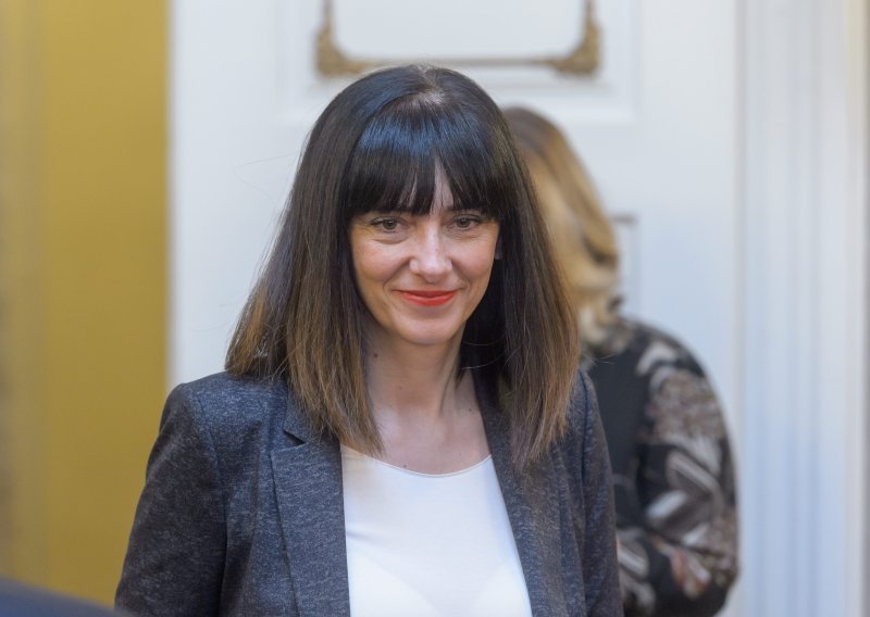 Evo zašto je ministrica Divjak ipak odustala od zaključivanja ocjena pred Božić