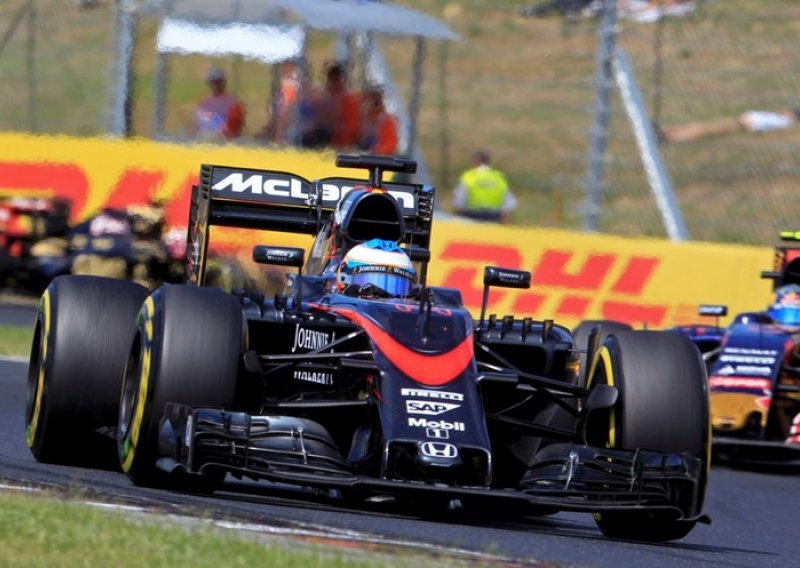 Alonso čudotvorac i za volanom otužnog McLarena!