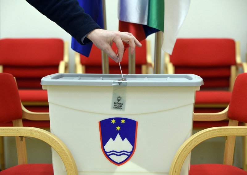 Tri sata prije zatvaranja birališta glasovala samo trećina birača u Sloveniji