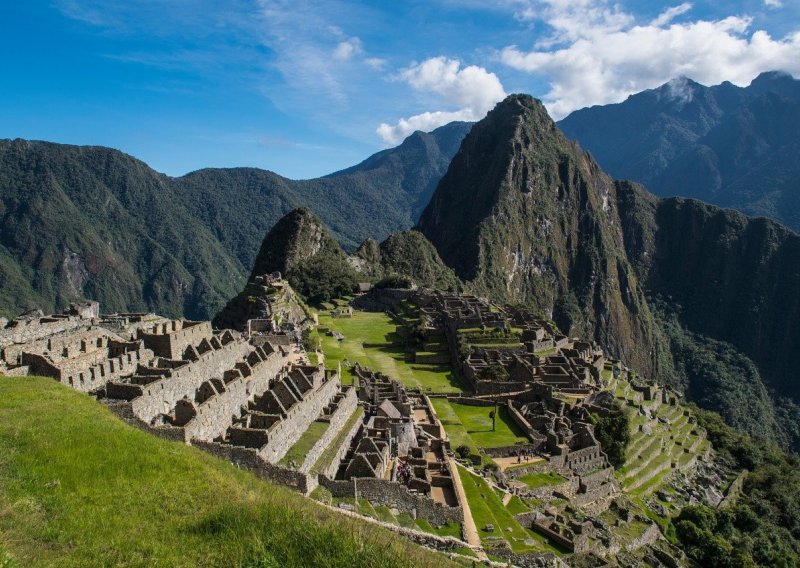 Lokalcima prekipjelo: Više od 900 turista ostalo zaglavljeno u peruanskom Aguas Calientesu