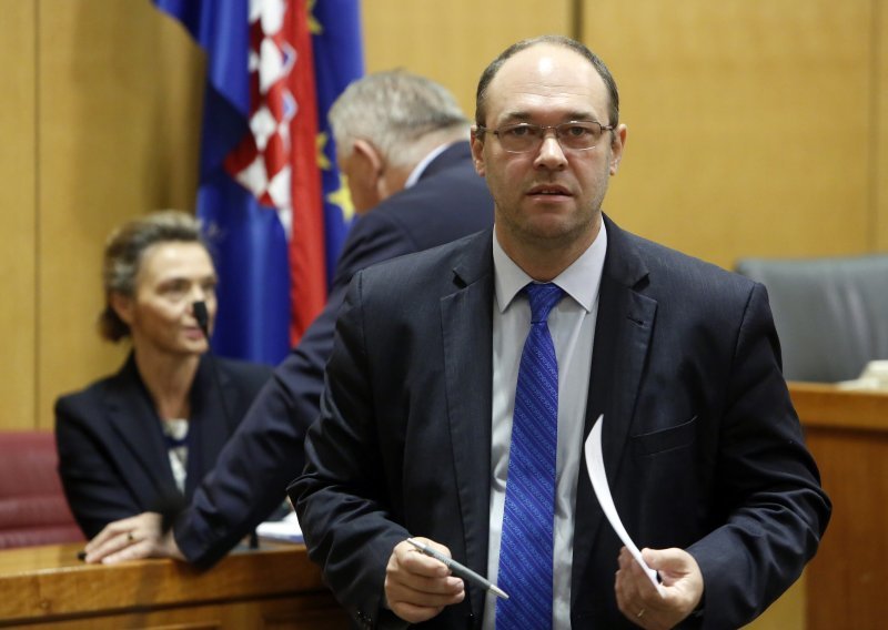 Stier: I oporbi je jasno da će propasti inicijativa za opoziv ministrice Dalić