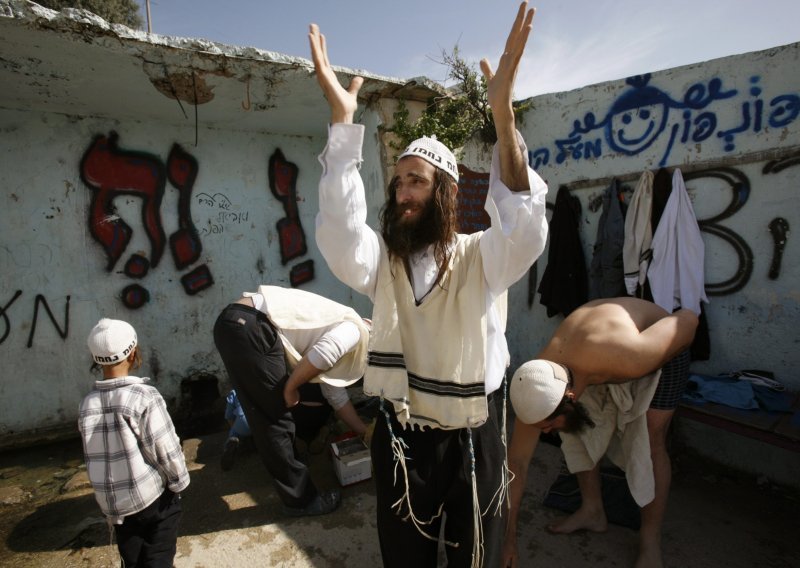 Židovske kapice izrađuju Palestinke
