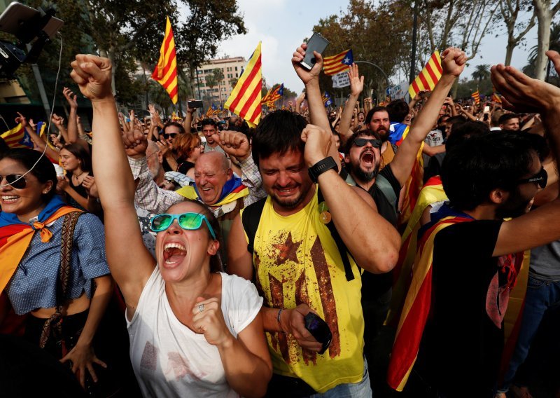 Katalonija izglasala neovisnost! Madrid uvodi izvanredne mjere
