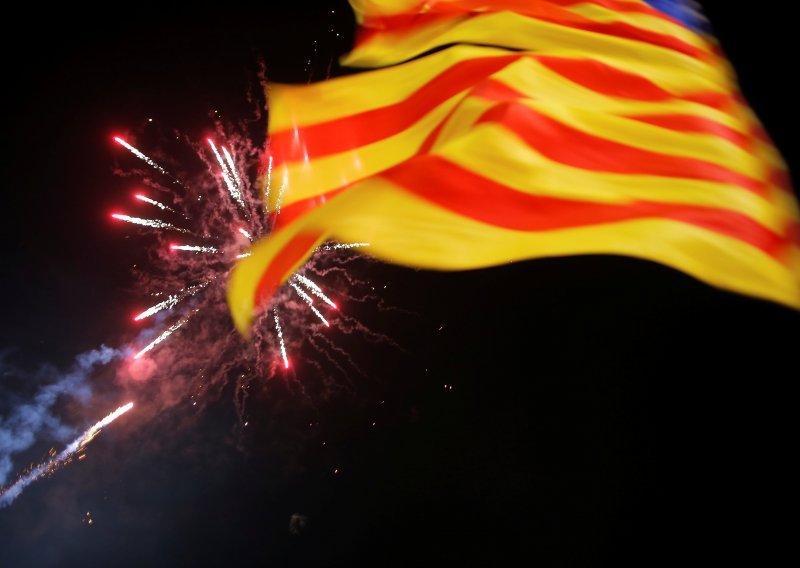 Stranke za nezavisnost Katalonije mogle bi izgubiti natpolovičnu većinu