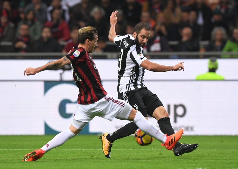 Juventus prizemljio Milan, junak velikog derbija bio je...