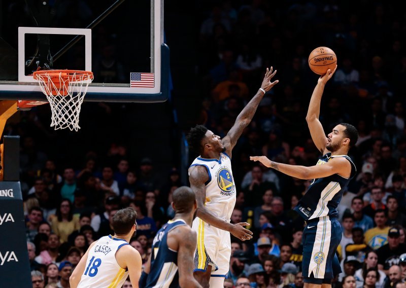 Durant i Curry predvodili prvake; Dallasov najgori start u zadnje 24 godine