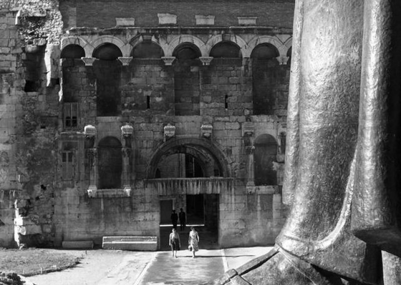 Izložba fotografija baštine Toše Dabca u zagrebačkom MSU