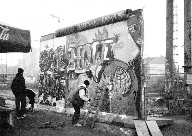 Prije 28 godina zadan je 'epski udarac tiraniji' - pao je Berlinski zid