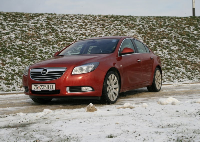 Opel Insignia 2.0 CDTi Ecoflex - škrta samo na potrošnji